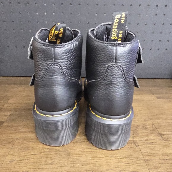 Doc Dr Martens DEVON HEART Leather Platform Buckle Boots Women's Size 6 US - Picture 4 of 12